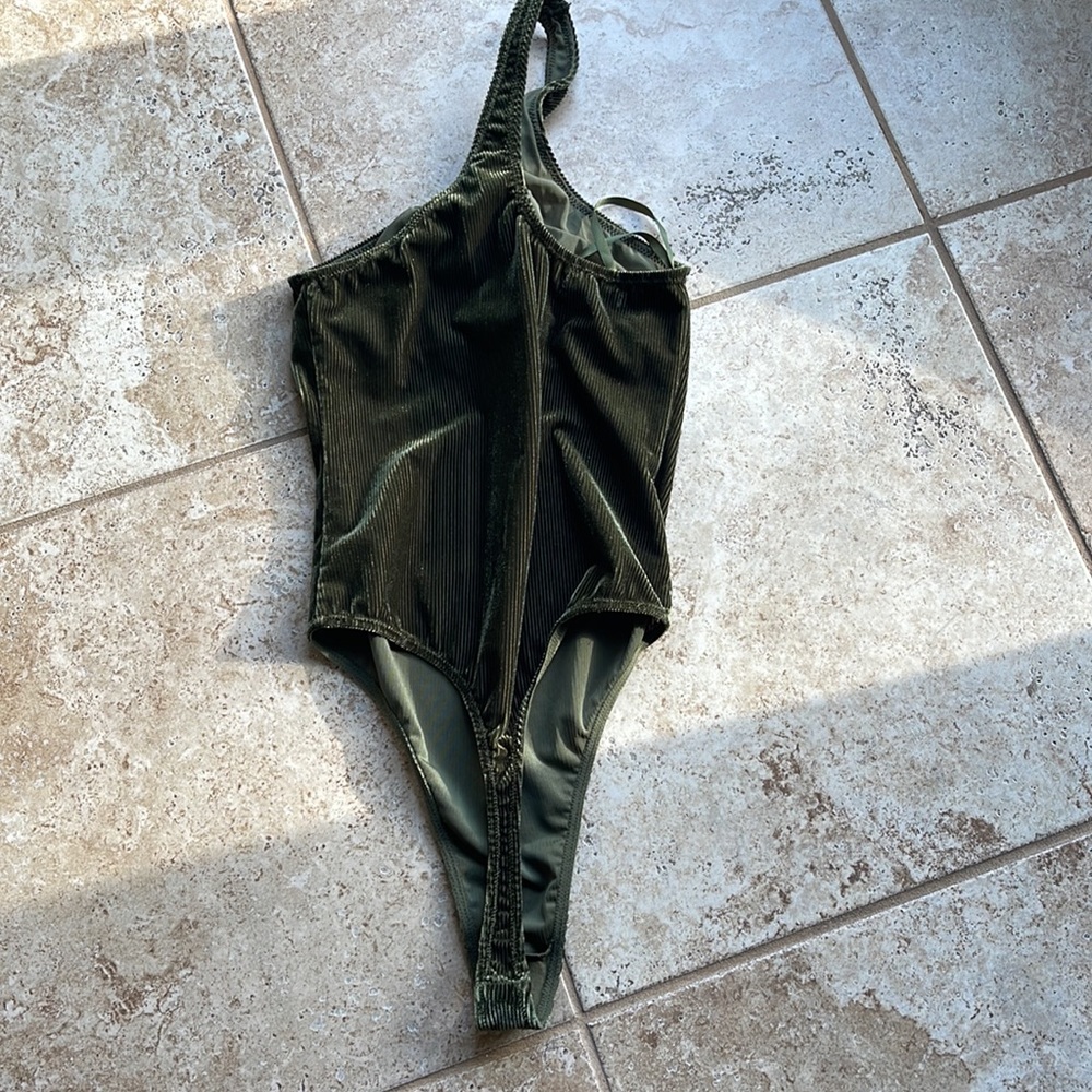 OUT FROM UNDER bodysuit - Picture 4 of 5